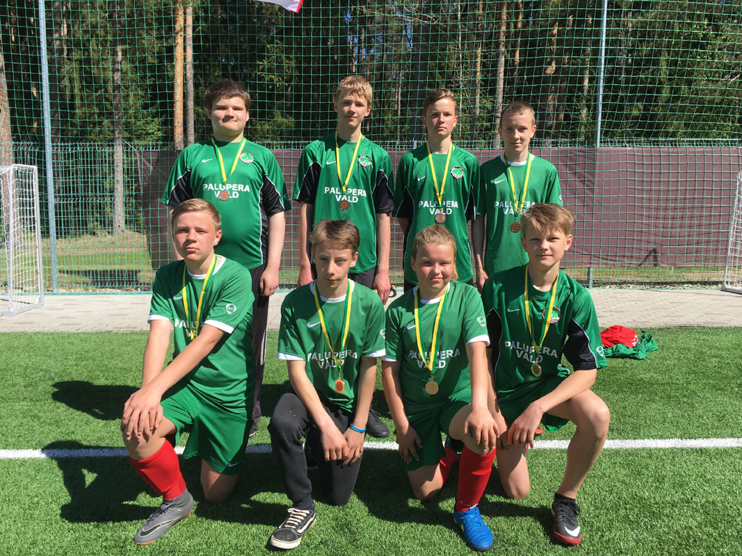 6.-7. klasside jalgpalliturniiril Elvas sai meie kooli võistkond 3. koha