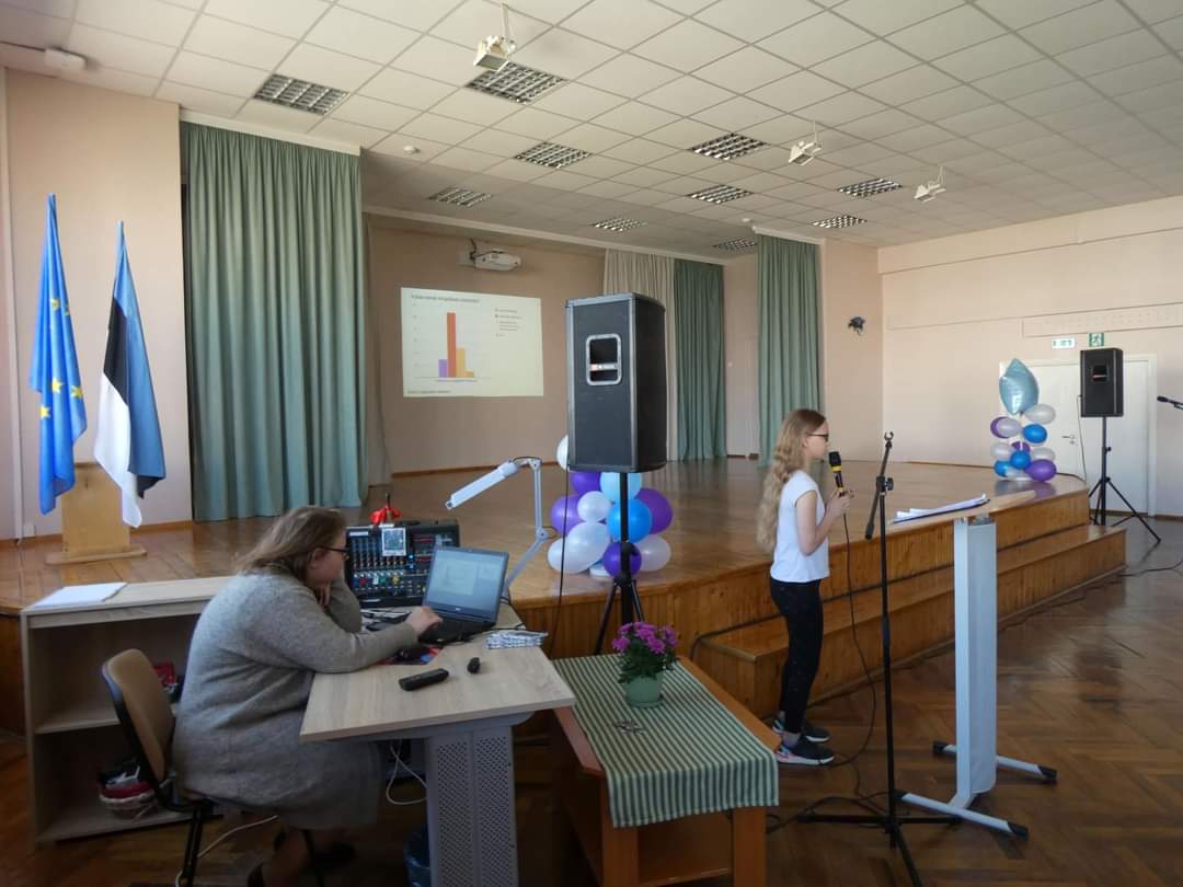 6. mail toimus Narva Keeltelütseumis projekti “Rohetehnoloogiate teejuhid” raames õpilaskonverents